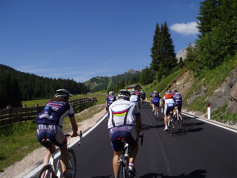 gal/2010/07 - Sella Ronda Bike Day 2010/05 - SellaRonda_Bike_Day/02_sul Passo Campolongo/7P6270151-01.jpg